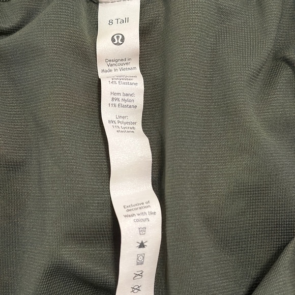 Lululemon shorts - Picture 6 of 7